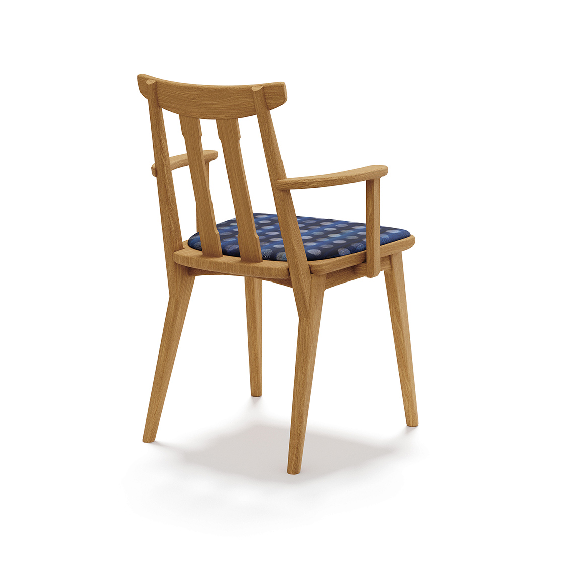 02_AKITSUKIアームチェア_斜め後