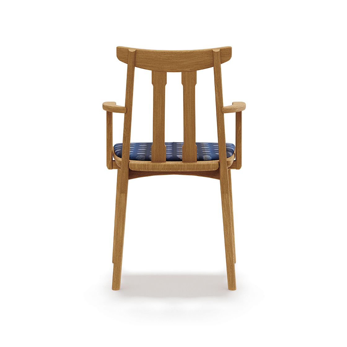 04_AKITSUKIアームチェア_背面